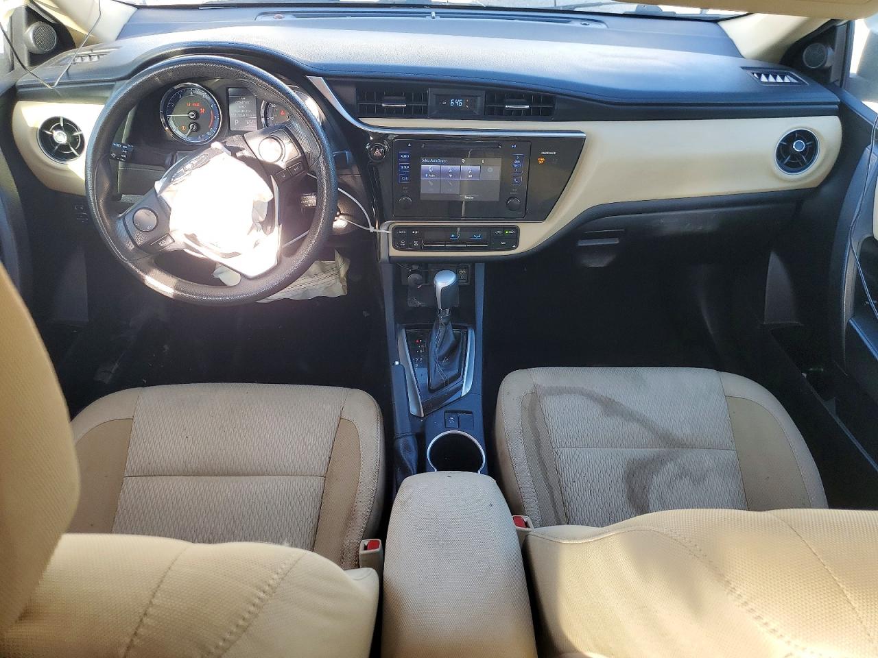 2017 TOYOTA COROLLA L photo 8