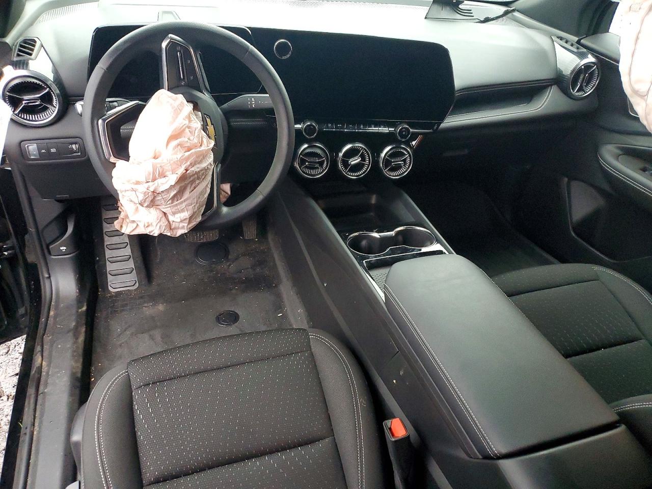 2025 CHEVROLET BLAZER LT photo 8