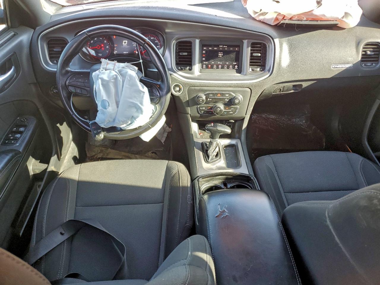 2020 DODGE CHARGER SXT photo 8