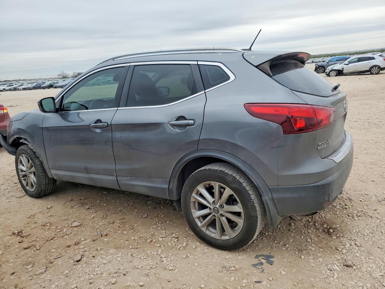 2019 NISSAN ROGUE SPORT S photo 2