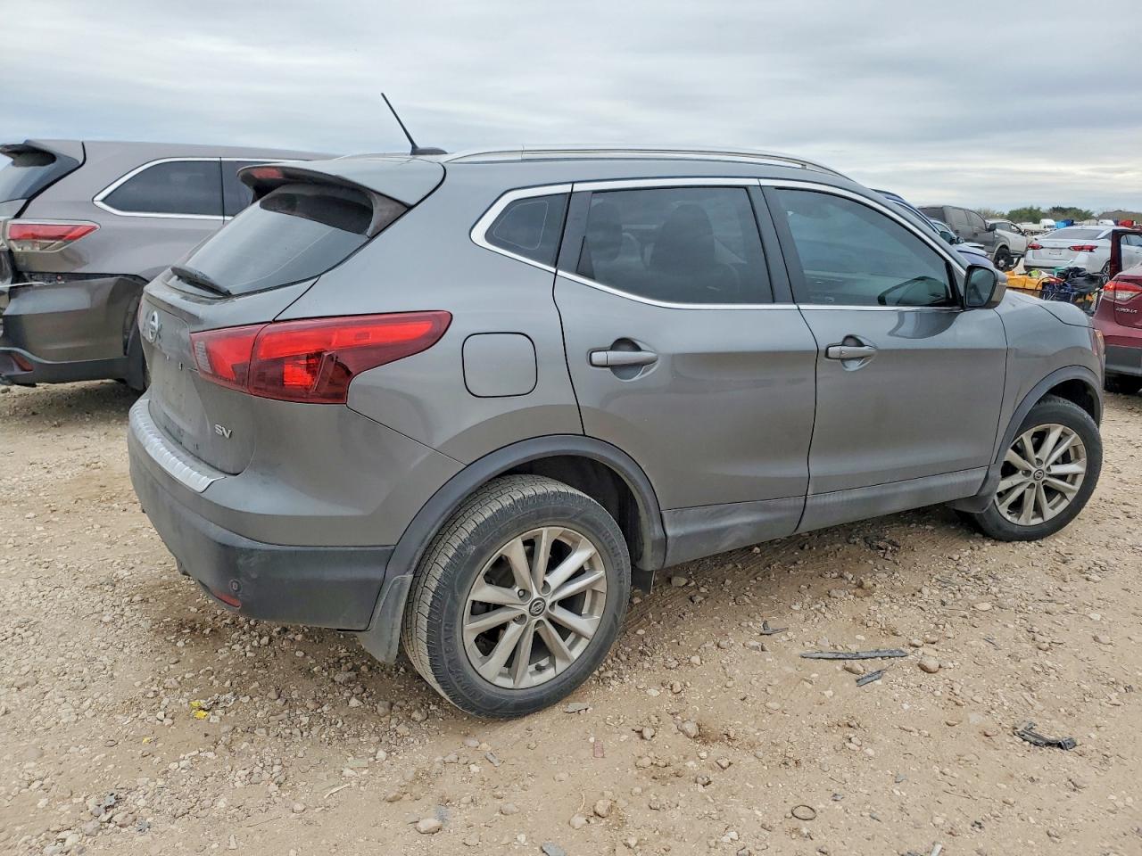 2019 NISSAN ROGUE SPORT S photo 3