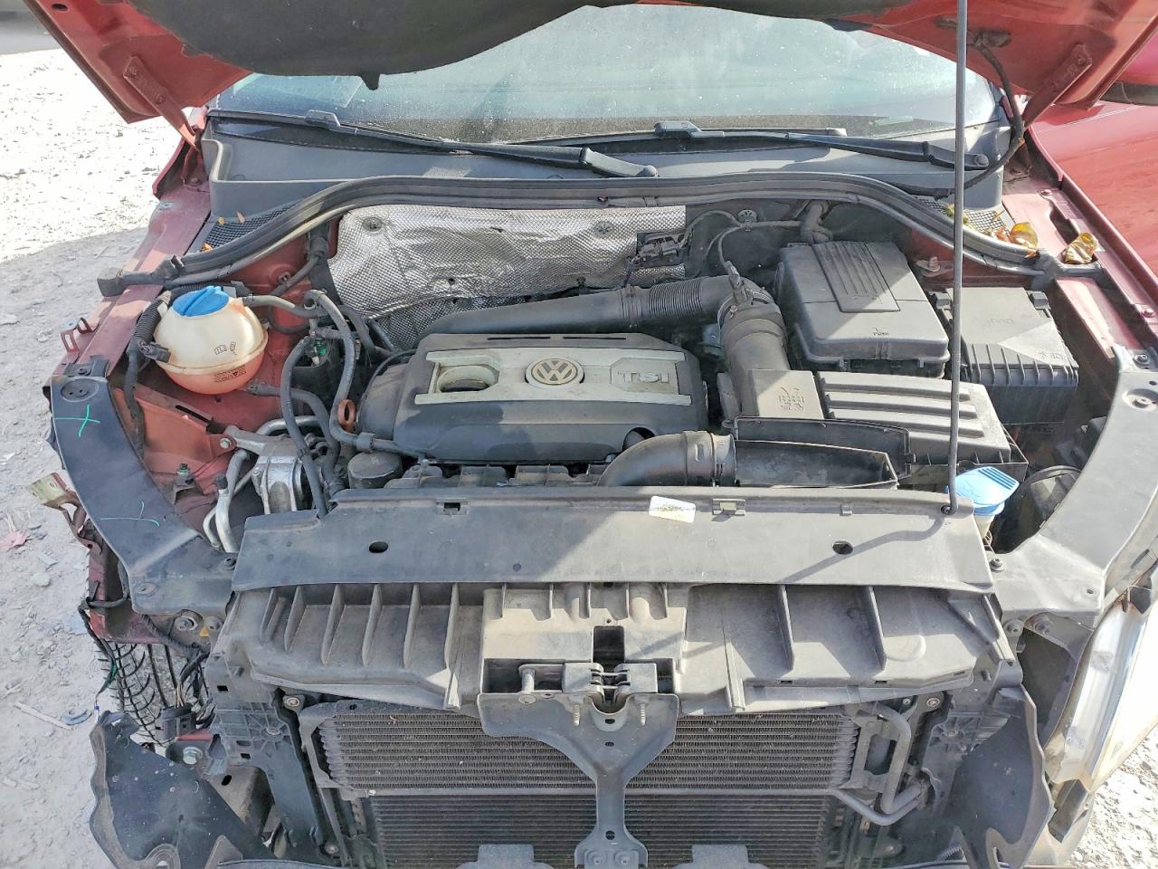 2011 VOLKSWAGEN TIGUAN S photo 12