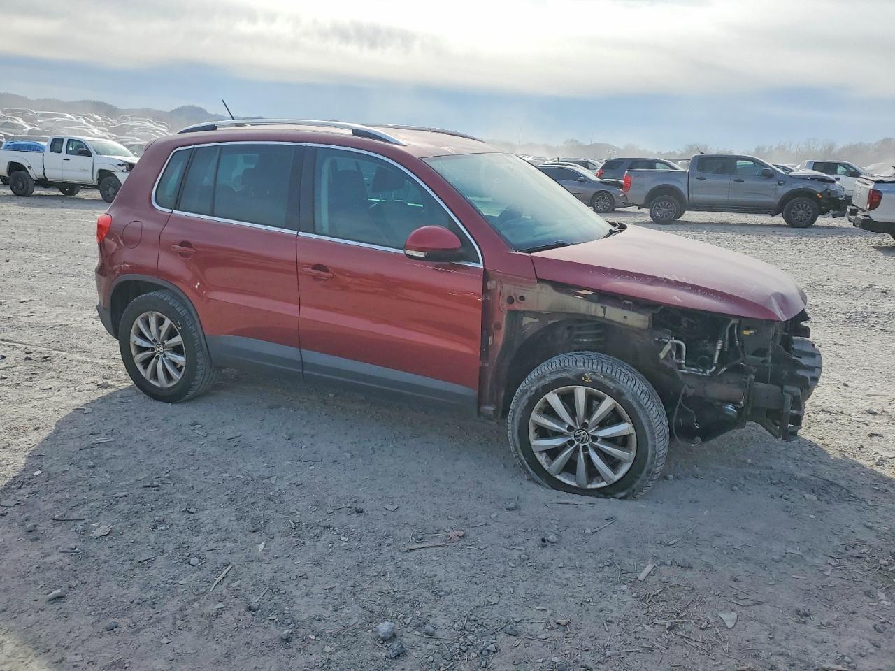 2011 VOLKSWAGEN TIGUAN S photo 4