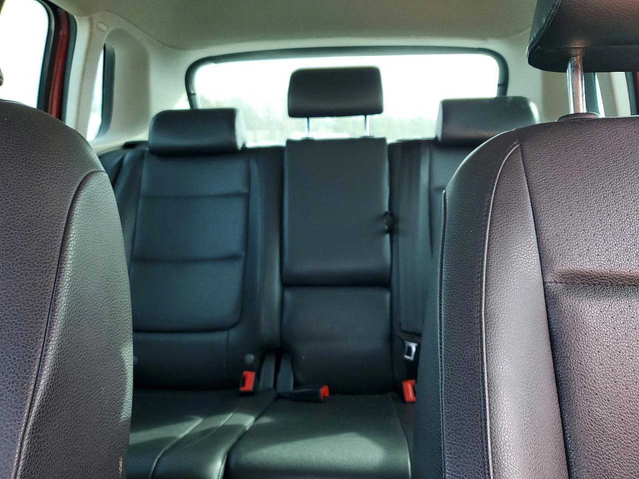 2011 VOLKSWAGEN TIGUAN S photo 10