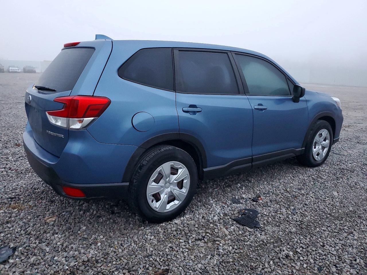 2019 SUBARU FORESTER photo 3