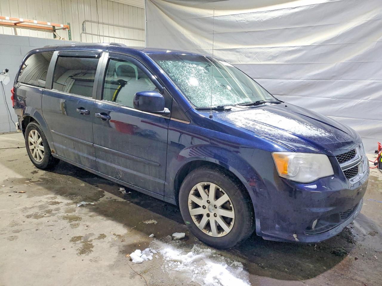 2013 DODGE GRAND CARAVAN CREW photo 4
