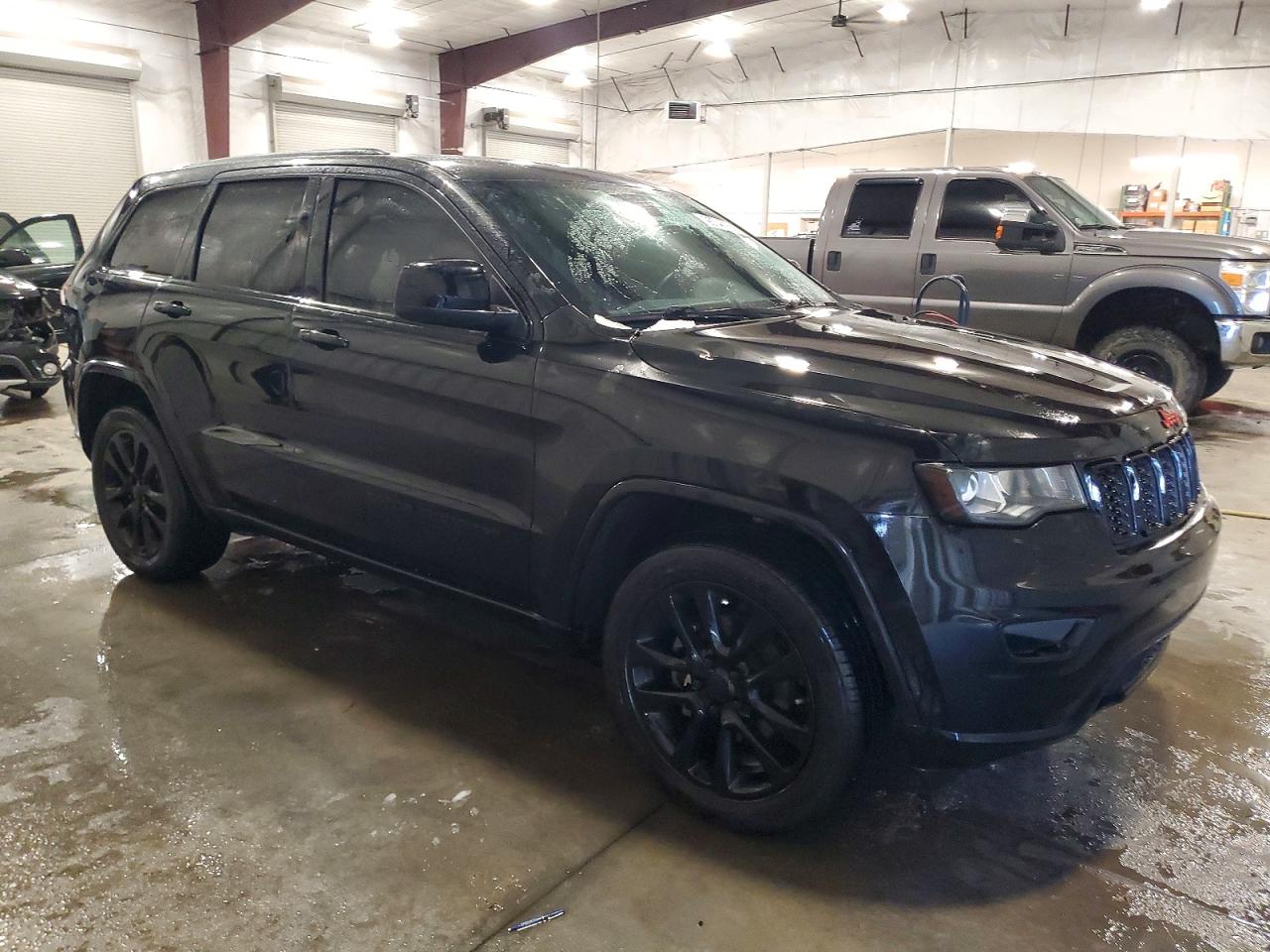 2020 JEEP GRAND CHEROKEE LAREDO photo 4