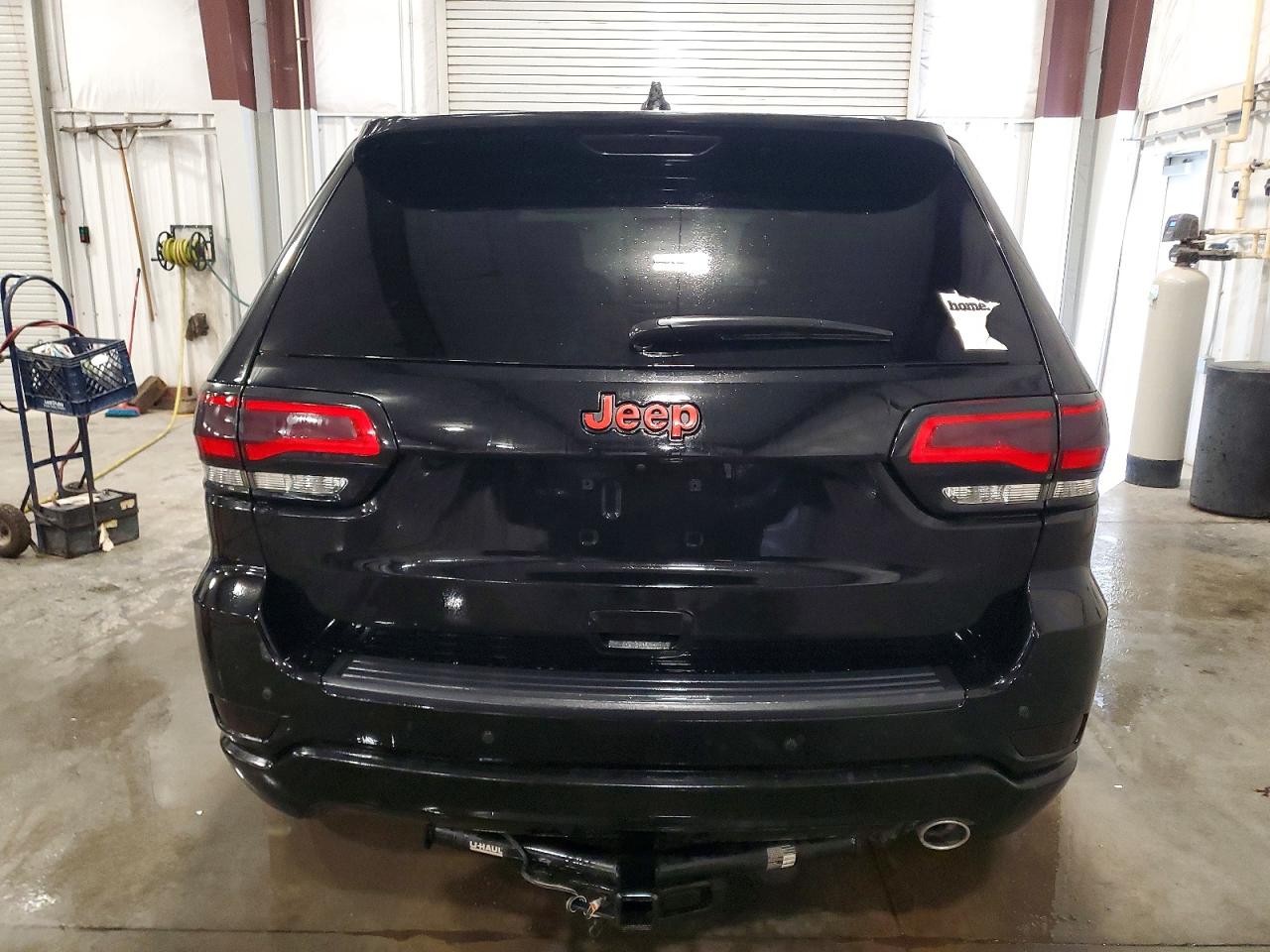 2020 JEEP GRAND CHEROKEE LAREDO photo 6