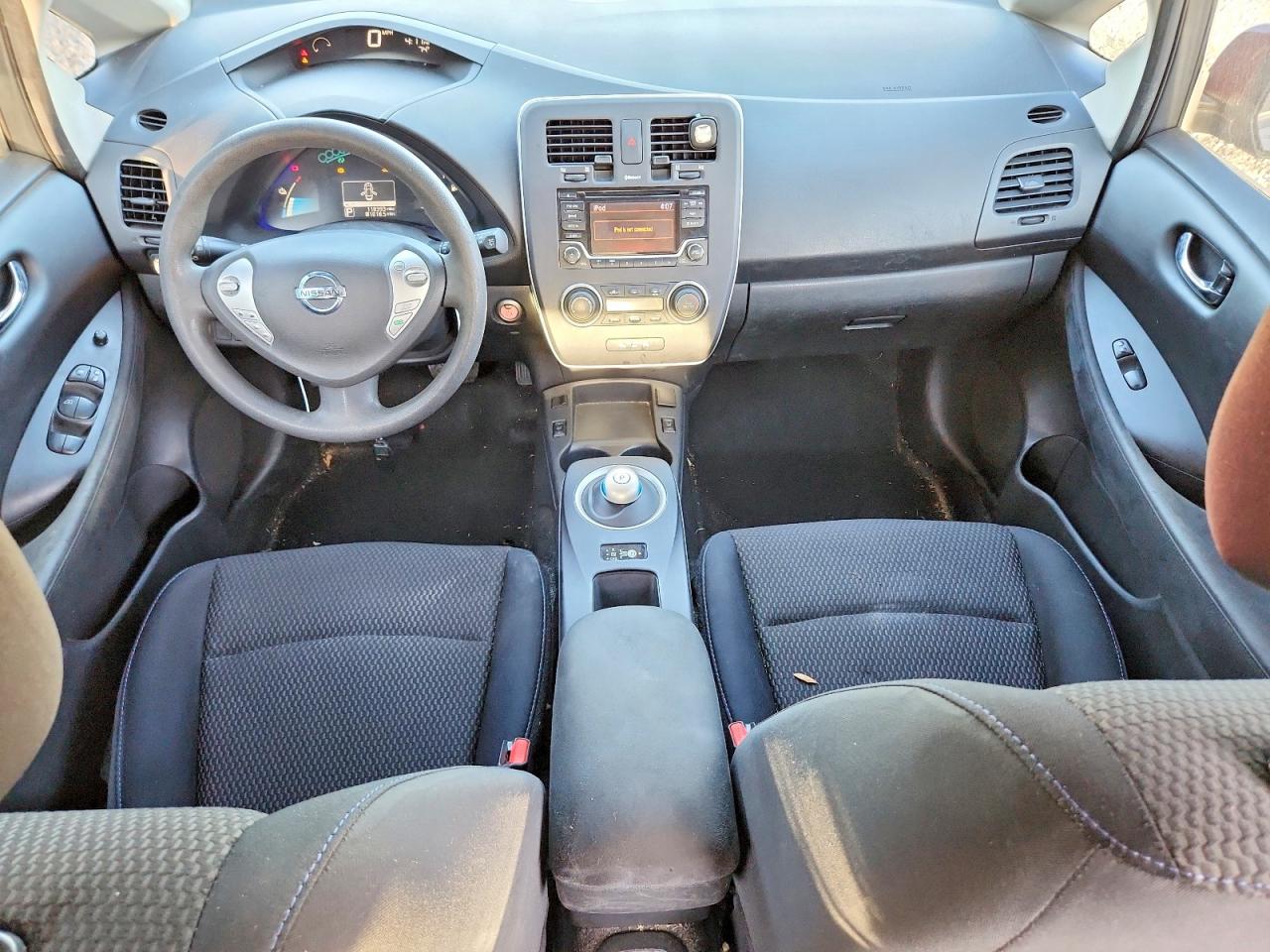 2016 NISSAN LEAF S photo 8