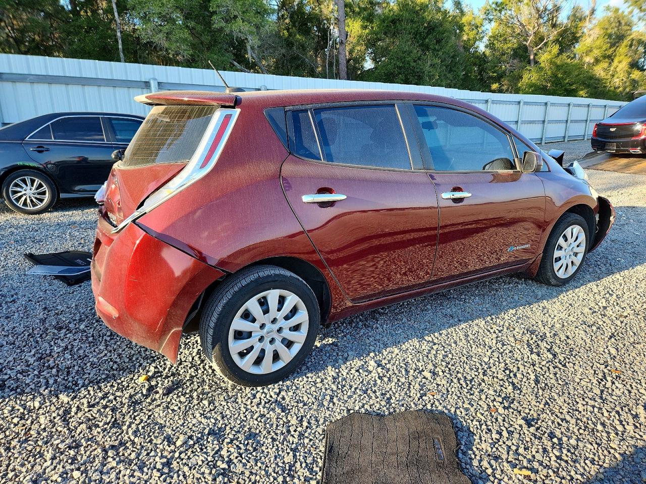 2016 NISSAN LEAF S photo 3