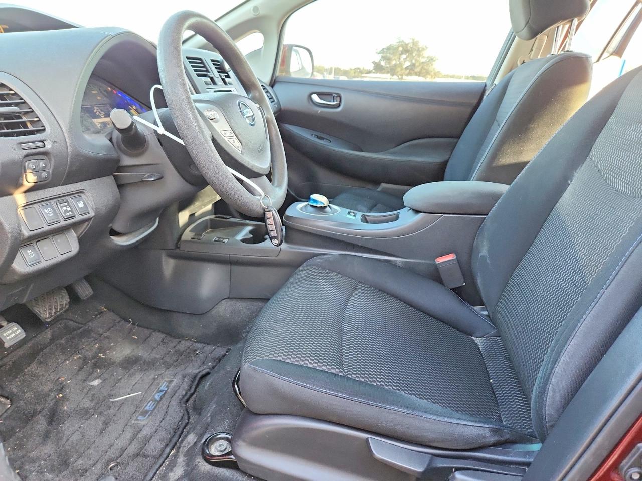 2016 NISSAN LEAF S photo 7