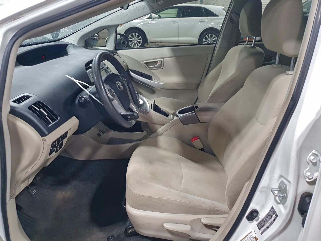 2013 TOYOTA PRIUS photo 7