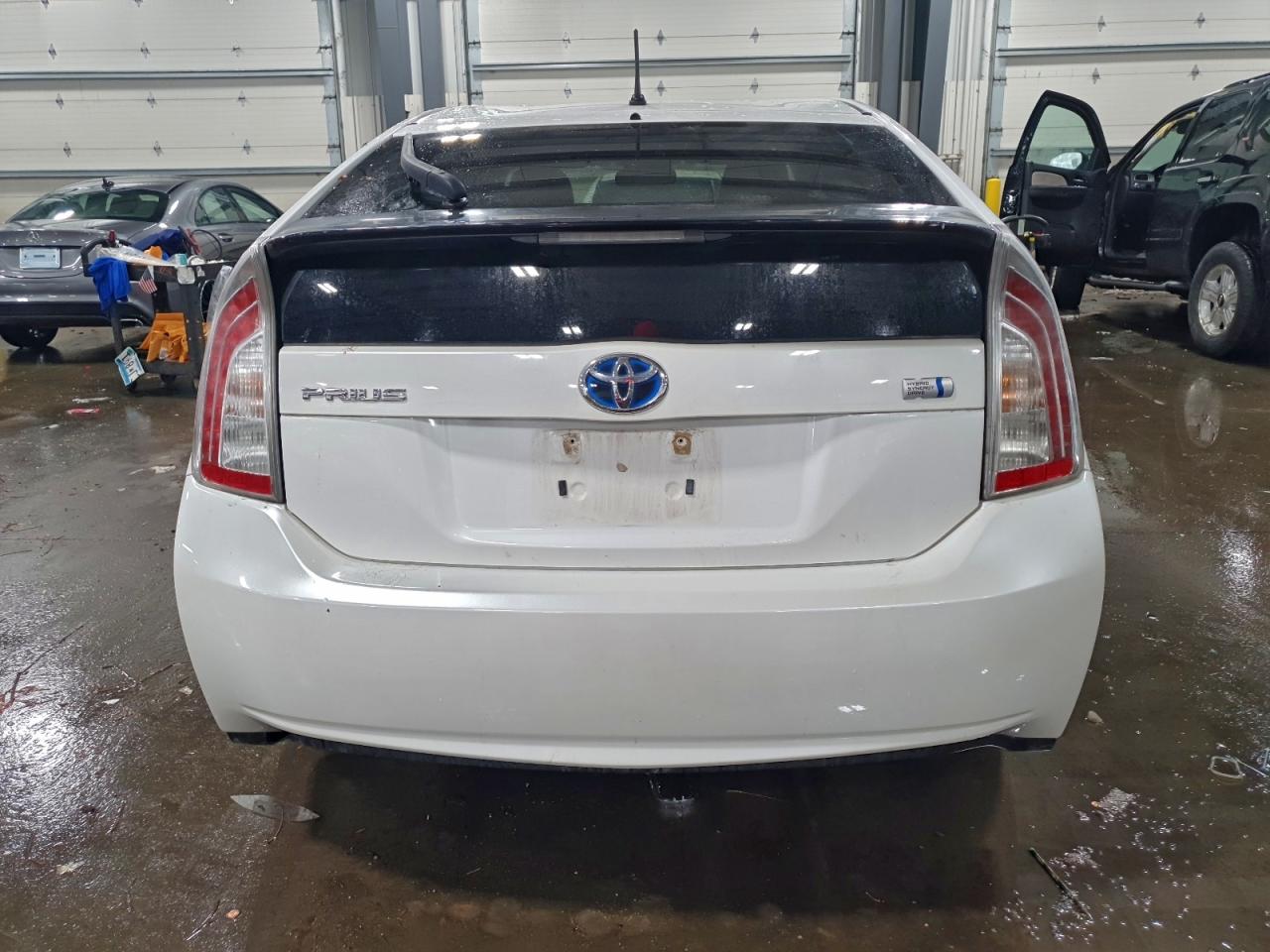 2013 TOYOTA PRIUS photo 6