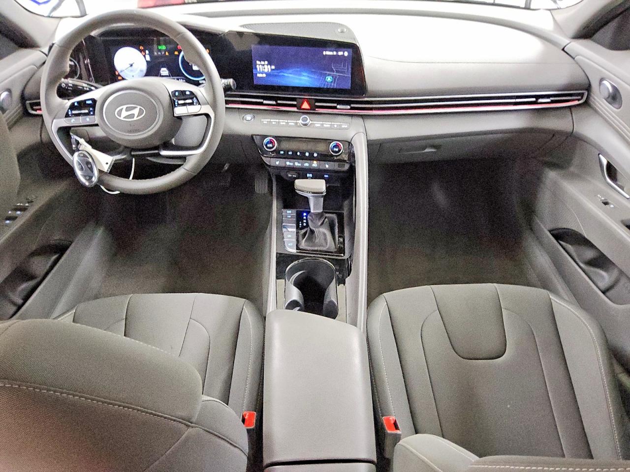 2024 HYUNDAI ELANTRA SEL photo 8