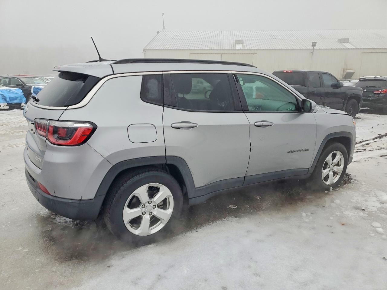 2019 JEEP COMPASS LATITUDE photo 3