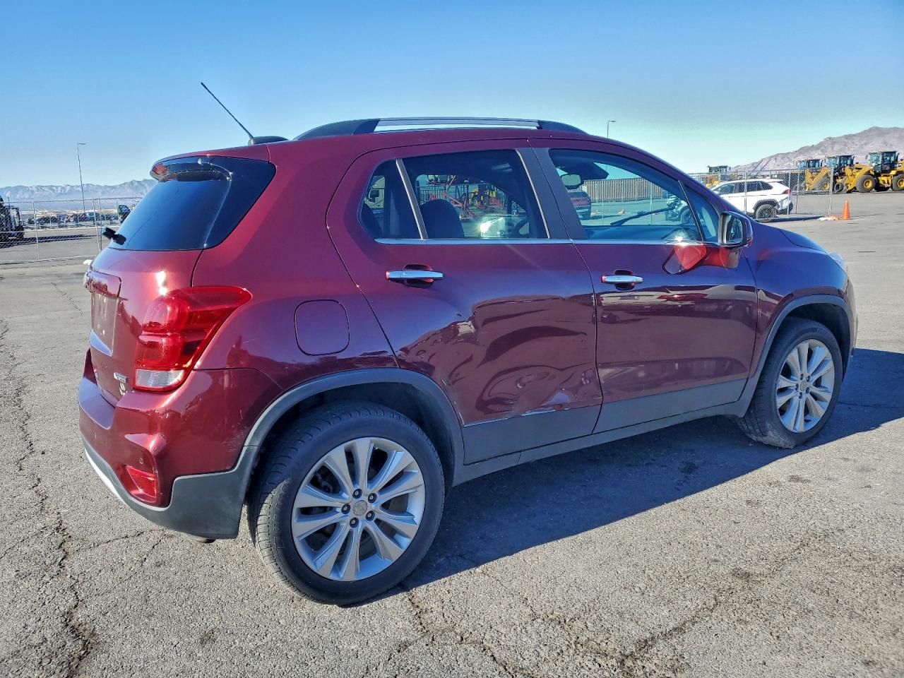 2017 CHEVROLET TRAX PREMIER photo 3