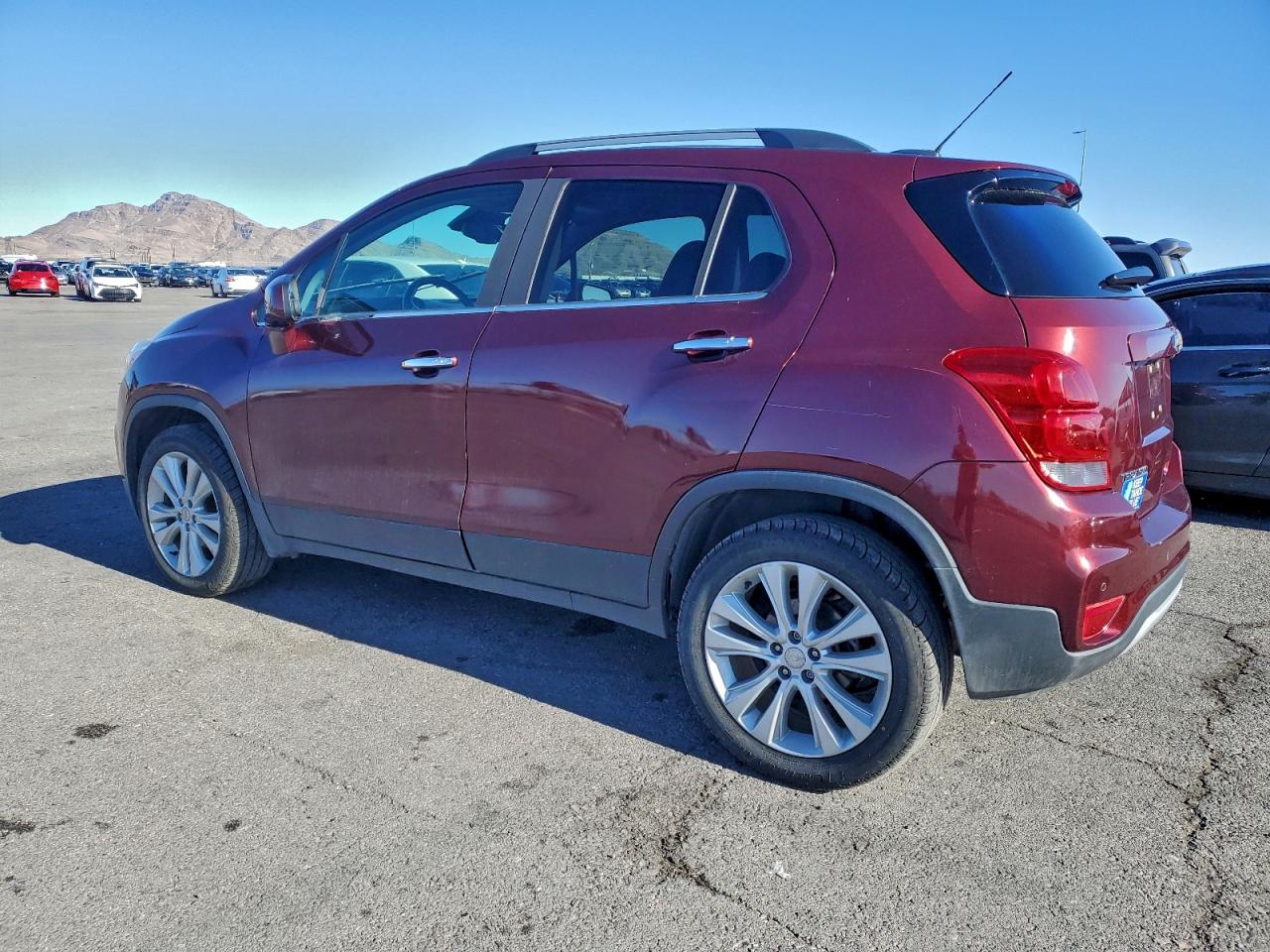 2017 CHEVROLET TRAX PREMIER photo 2