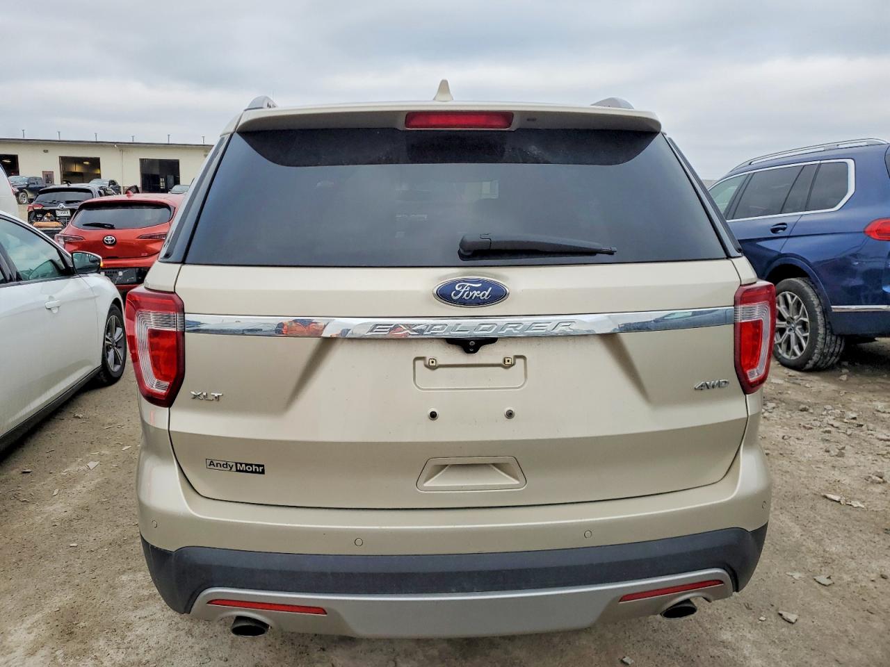2017 FORD EXPLORER XLT photo 11