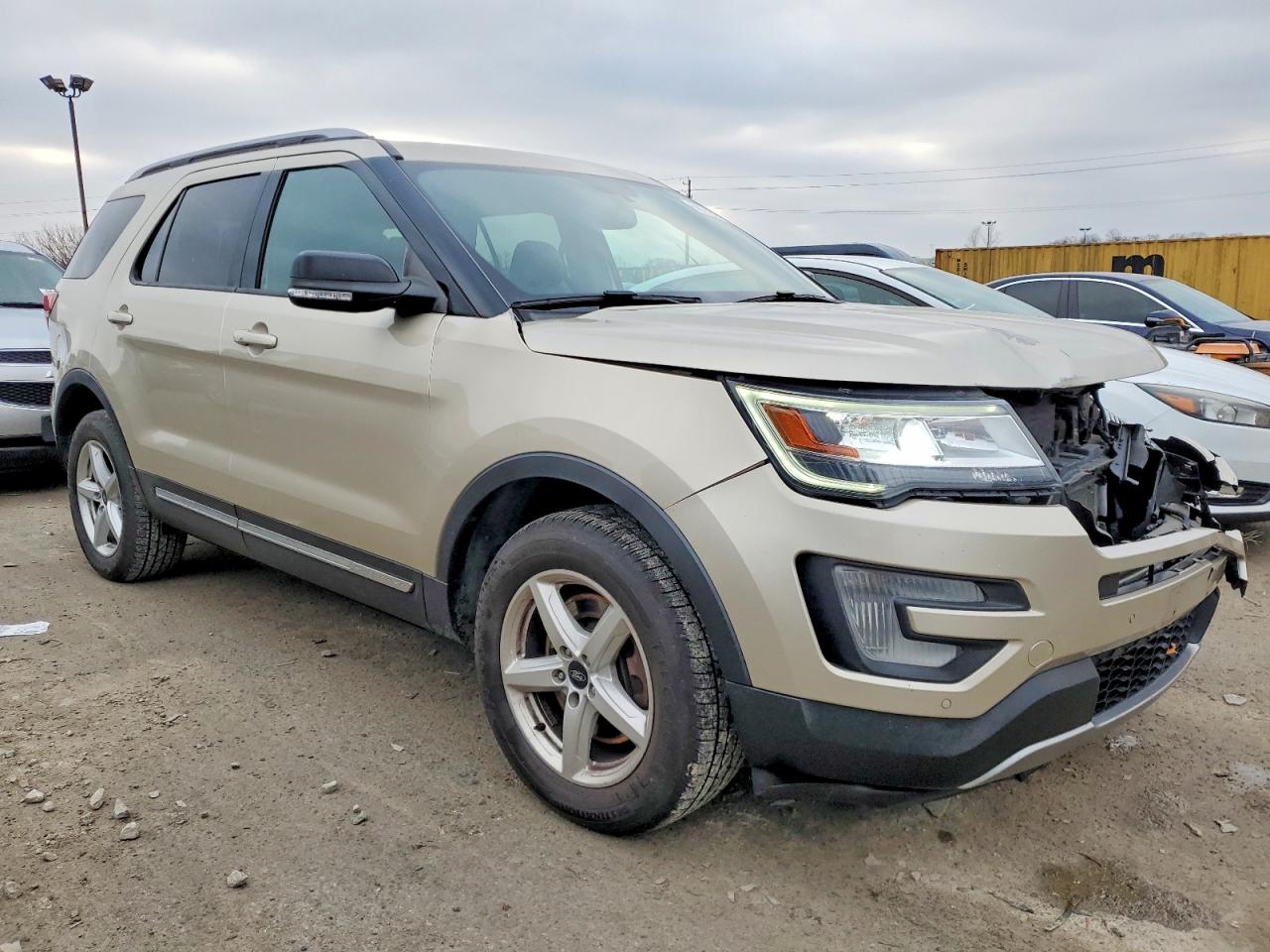 2017 FORD EXPLORER XLT photo 7