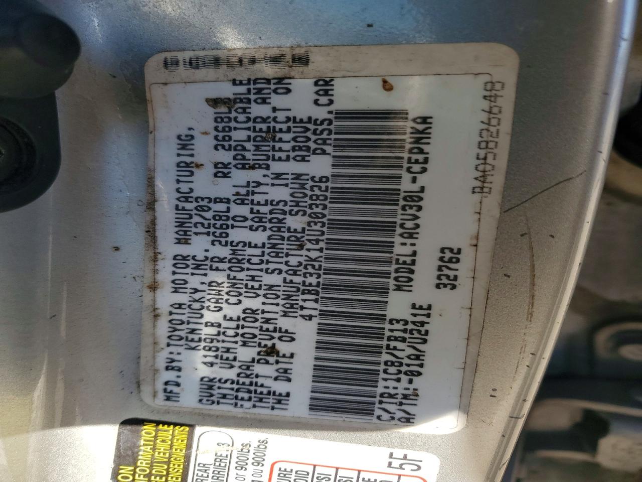 2004 TOYOTA CAMRY LE photo 12