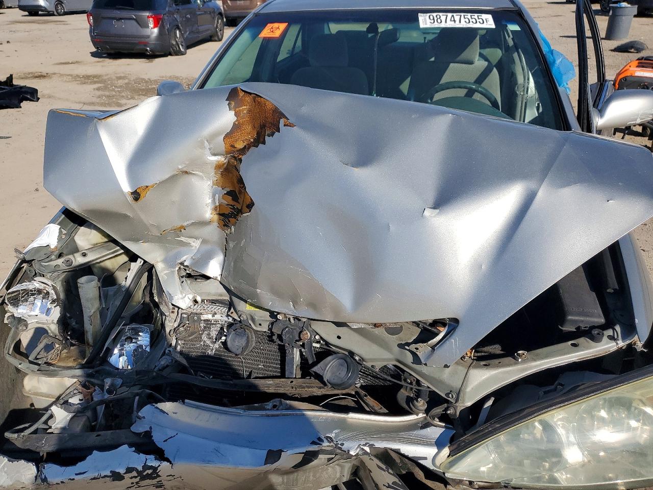 2004 TOYOTA CAMRY LE photo 11