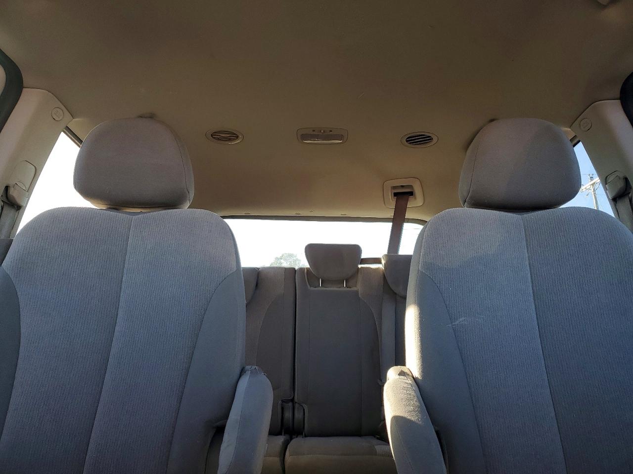 2012 KIA SEDONA LX photo 10