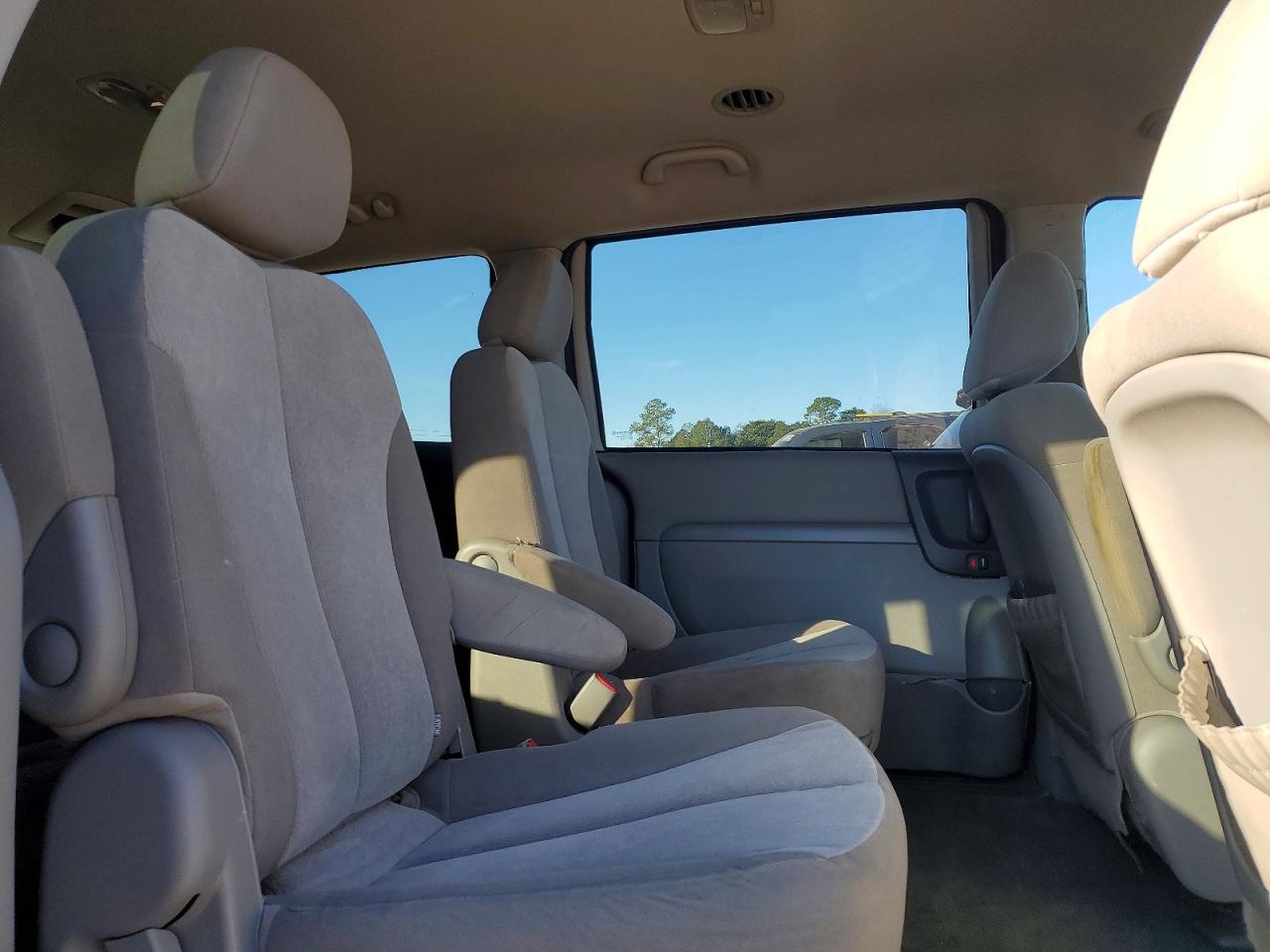 2012 KIA SEDONA LX photo 11