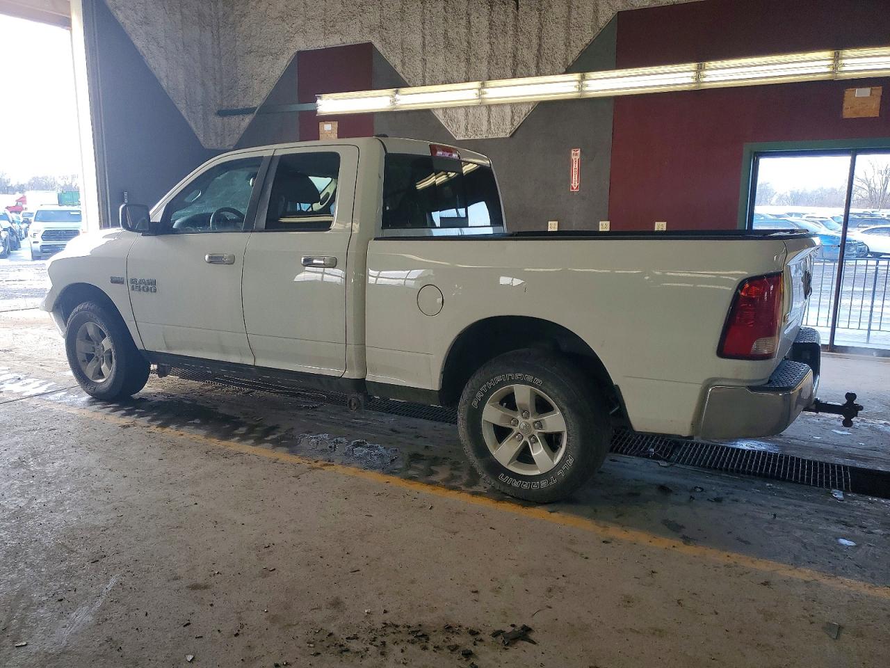 2014 RAM 1500 SLT photo 2