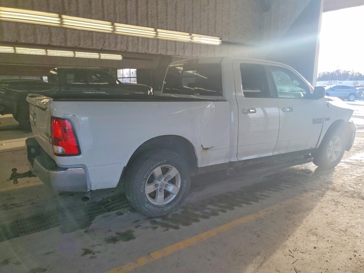 2014 RAM 1500 SLT photo 3
