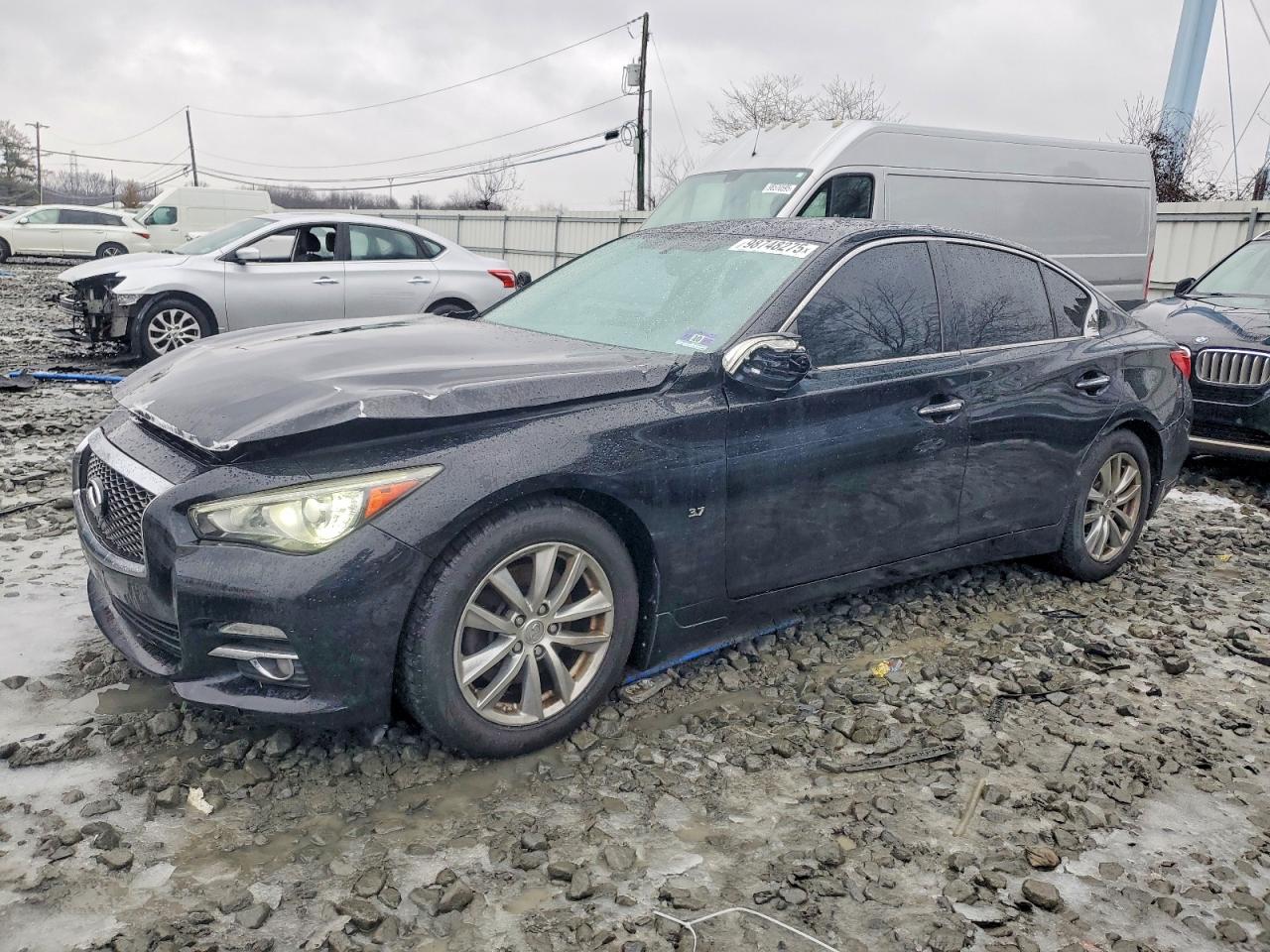2015 INFINITI Q50