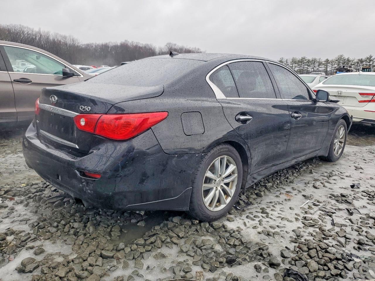 2015 INFINITI Q50 BASE photo 3