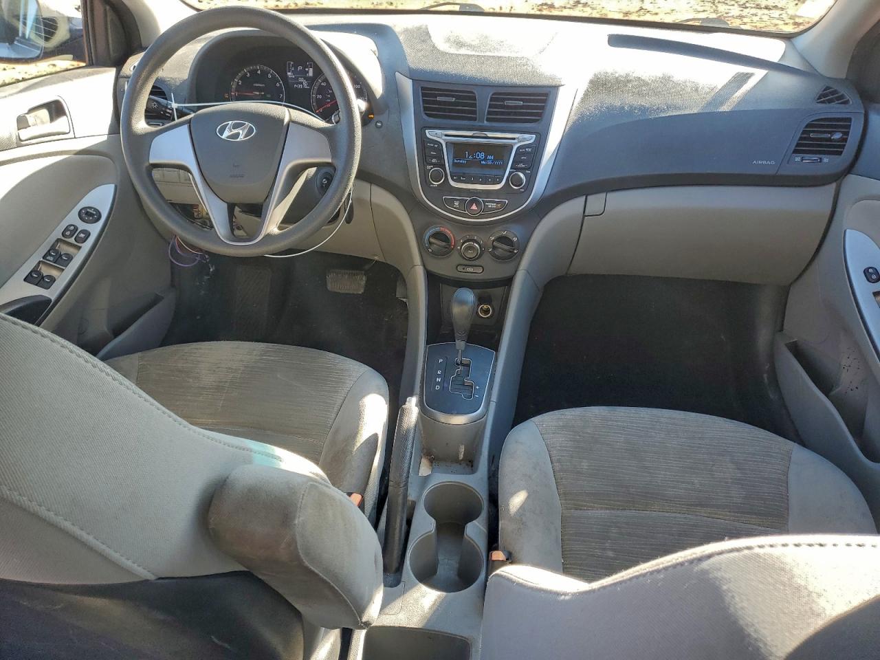 2017 HYUNDAI ACCENT SE photo 8