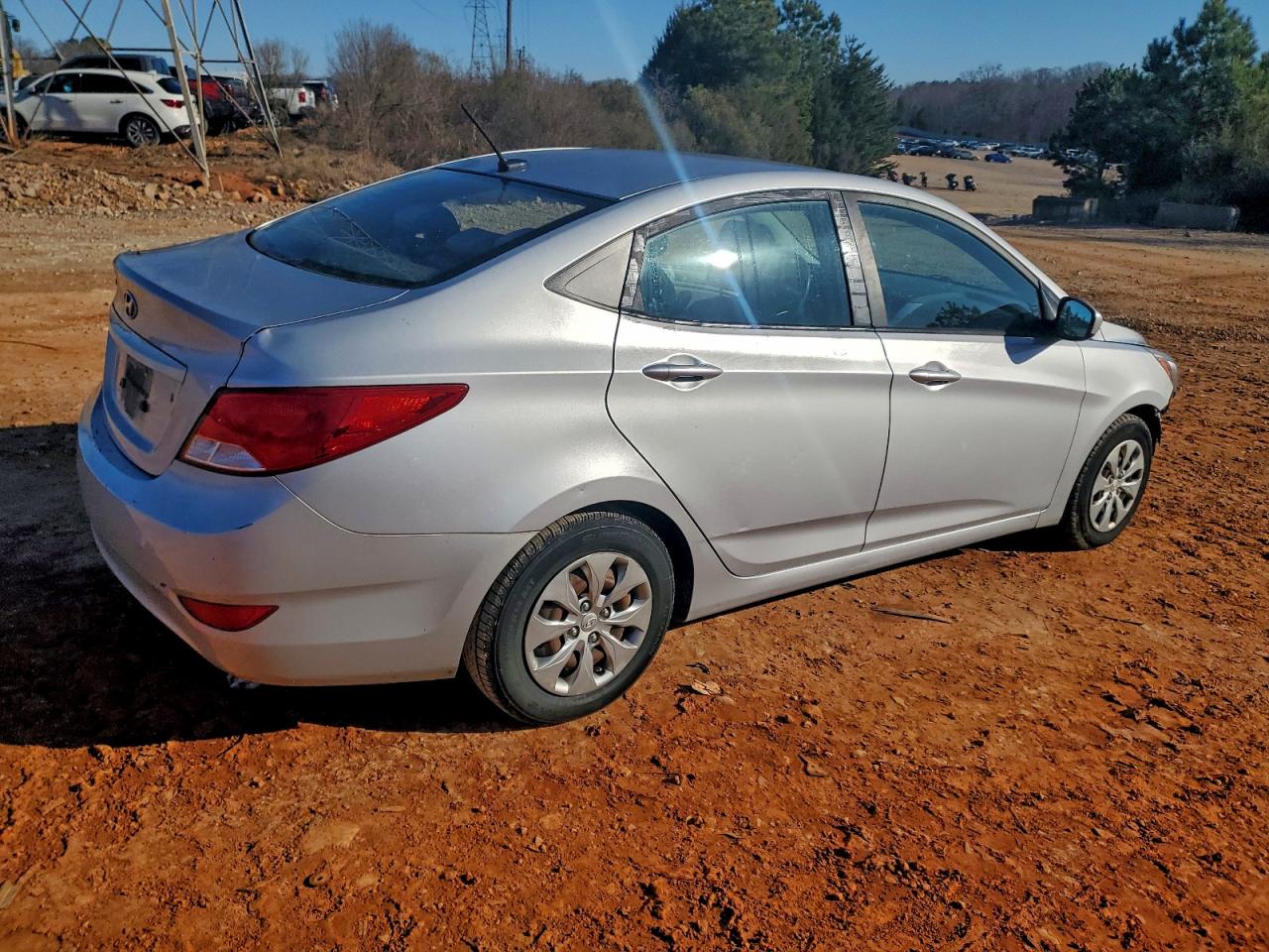 2017 HYUNDAI ACCENT SE photo 3