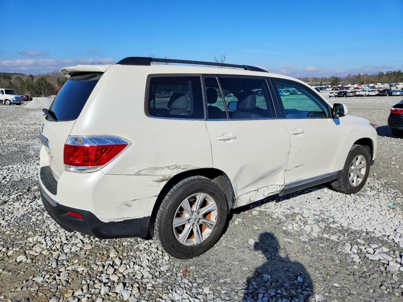 2013 TOYOTA HIGHLANDER BASE photo 3