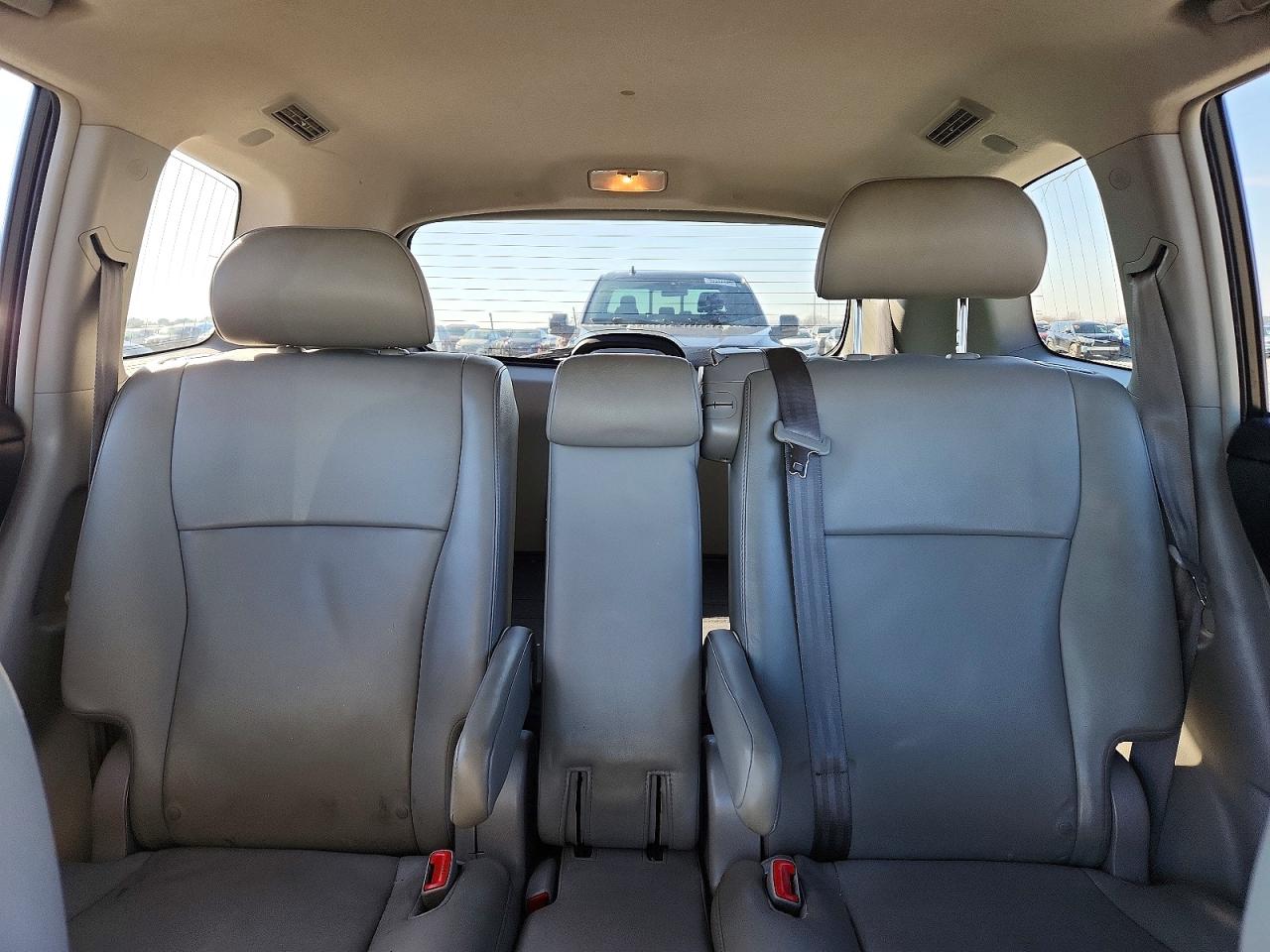 2013 TOYOTA HIGHLANDER BASE photo 10