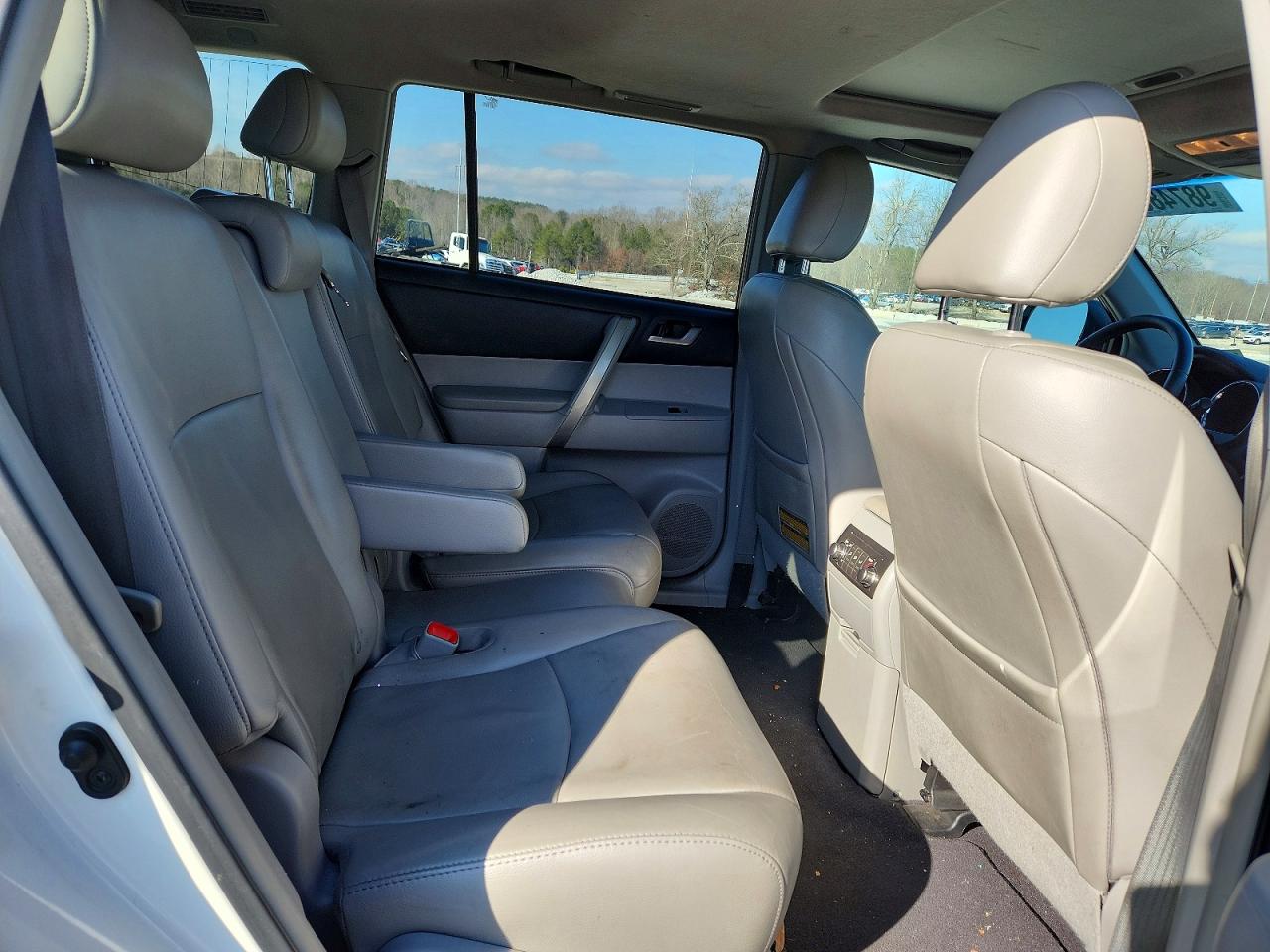 2013 TOYOTA HIGHLANDER BASE photo 11
