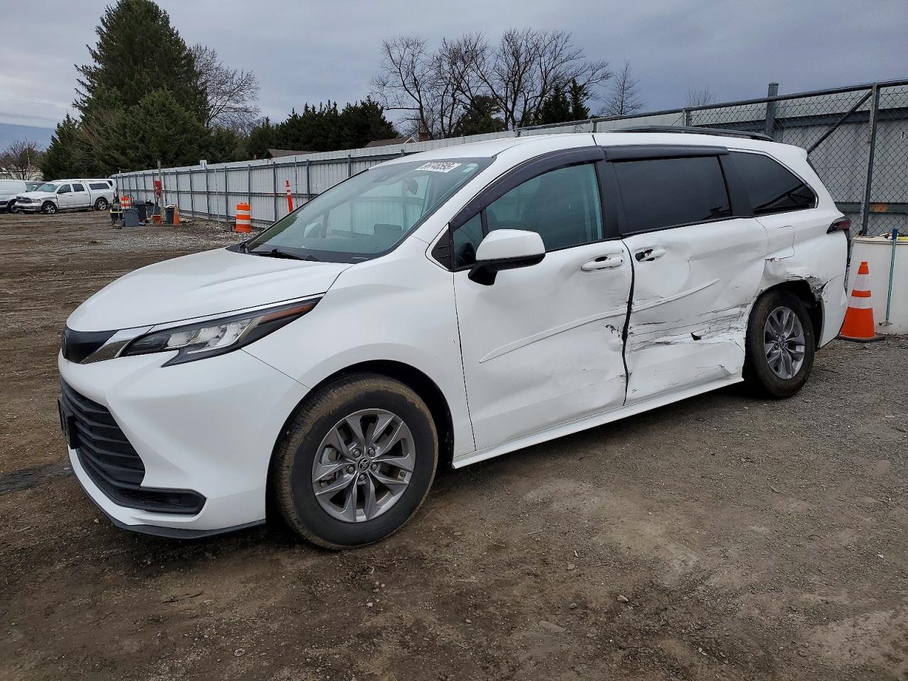 2022 TOYOTA SIENNA