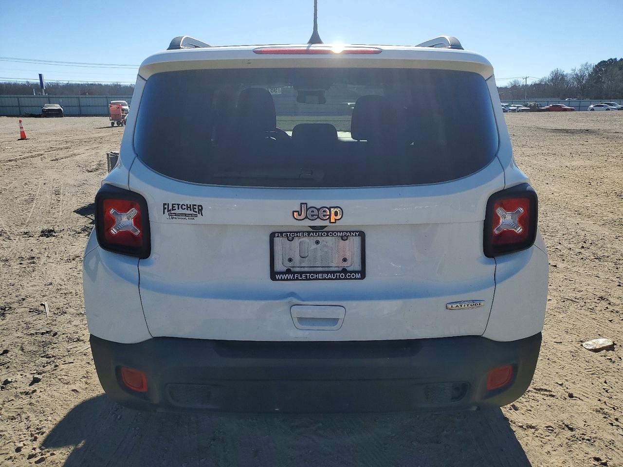 2019 JEEP RENEGADE LATITUDE photo 6