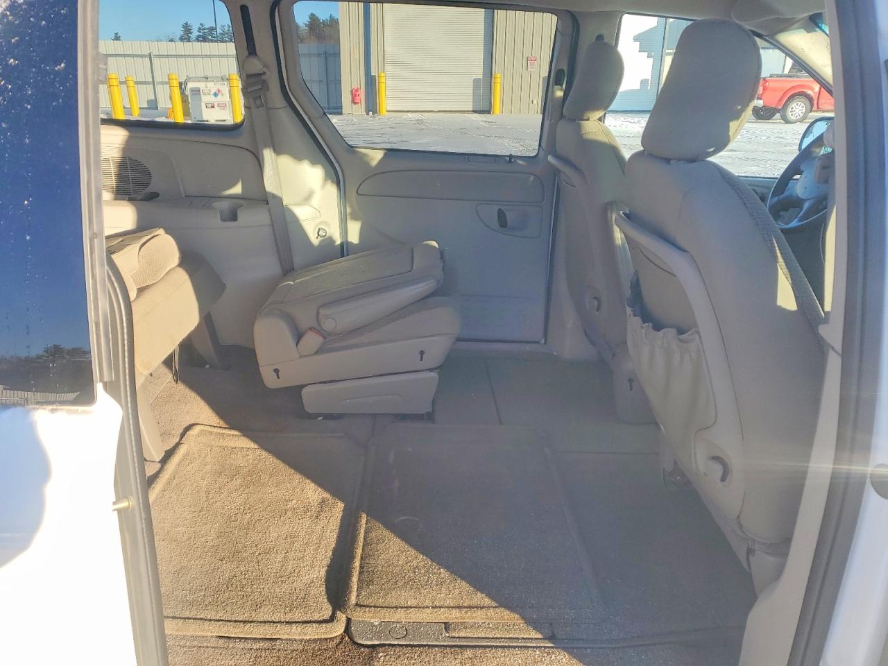 2005 CHRYSLER TOWN & COUNTRY LX photo 21