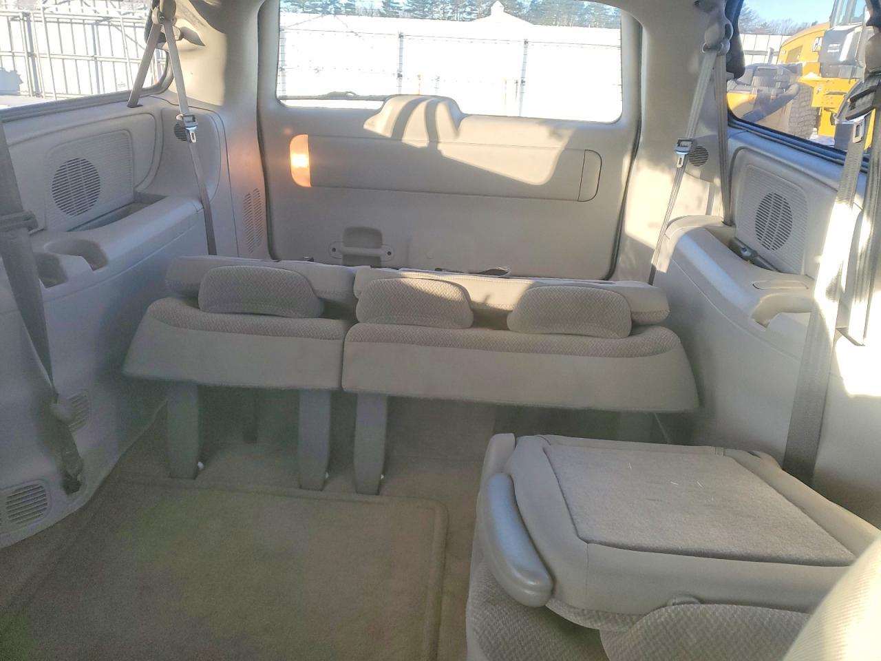 2005 CHRYSLER TOWN & COUNTRY LX photo 19