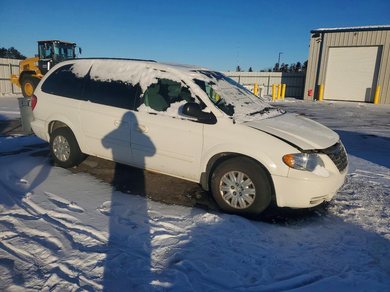 2005 CHRYSLER TOWN & COUNTRY LX photo 7