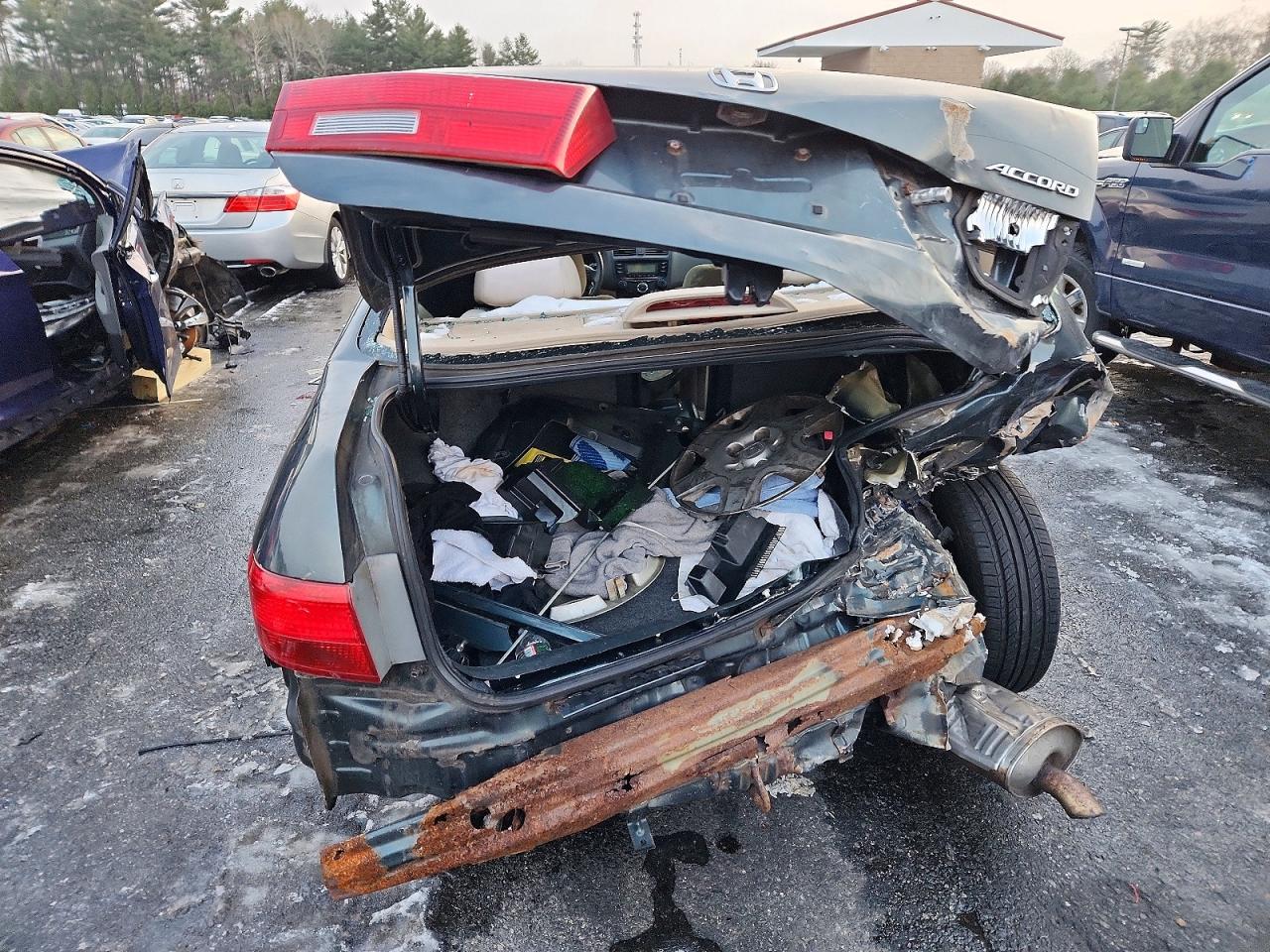 2005 HONDA ACCORD LX photo 6