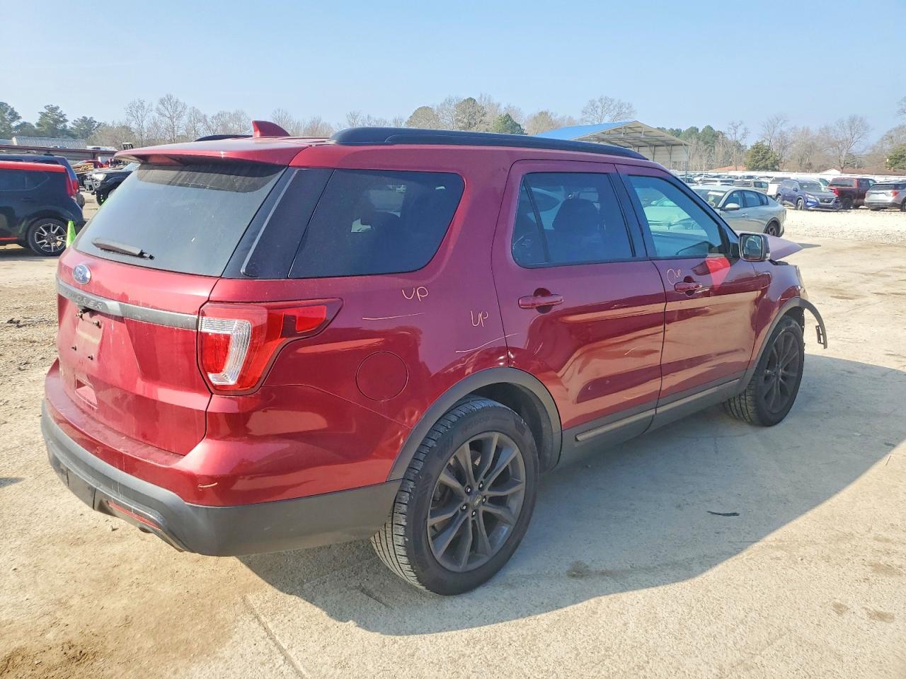 2017 FORD EXPLORER XLT photo 3