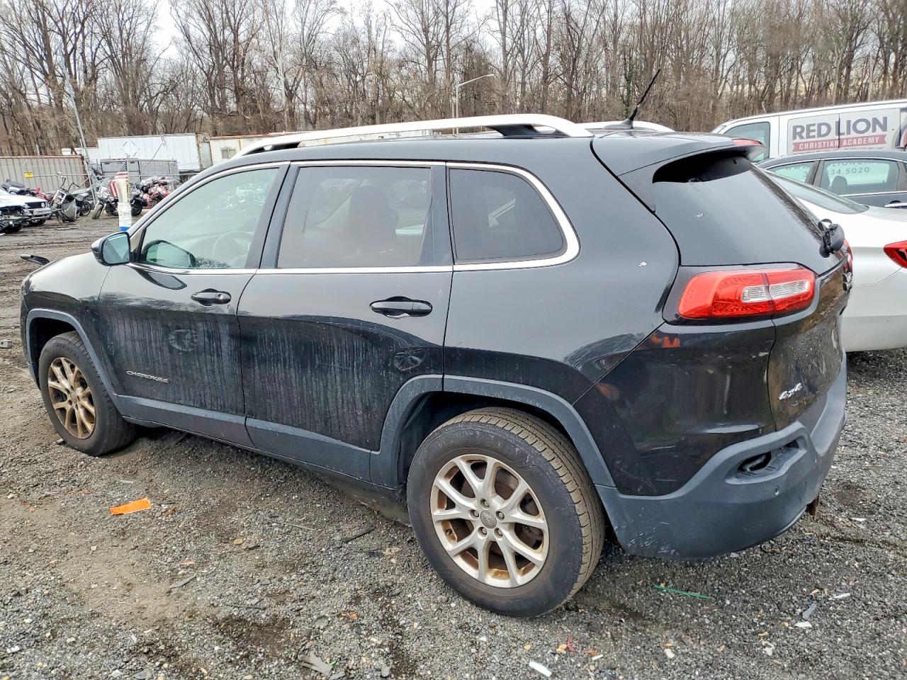 2015 JEEP CHEROKEE LATITUDE photo 2