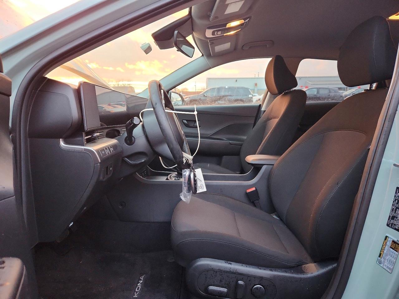 2025 HYUNDAI KONA SEL photo 7