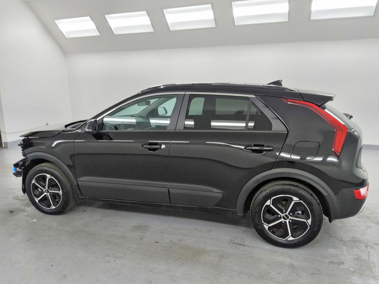 2025 KIA NIRO EX photo 2