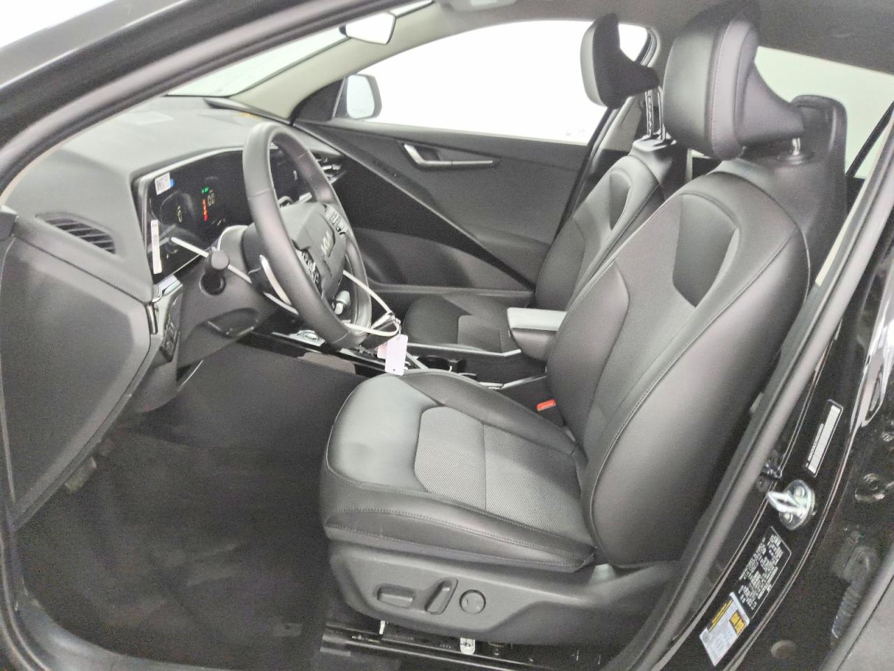 2025 KIA NIRO EX photo 7