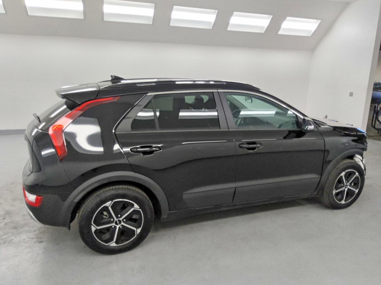 2025 KIA NIRO EX photo 3