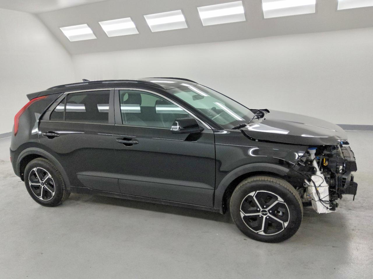 2025 KIA NIRO EX photo 4