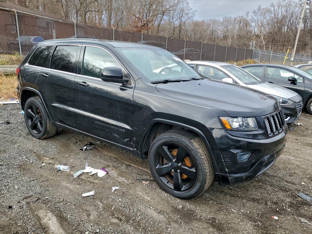 2015 JEEP GRAND CHEROKEE LAREDO photo 4